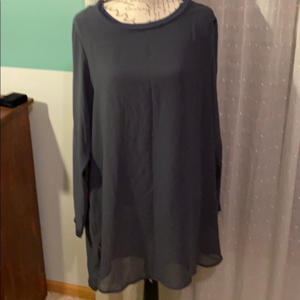 Light weight tunic with sheer bottom